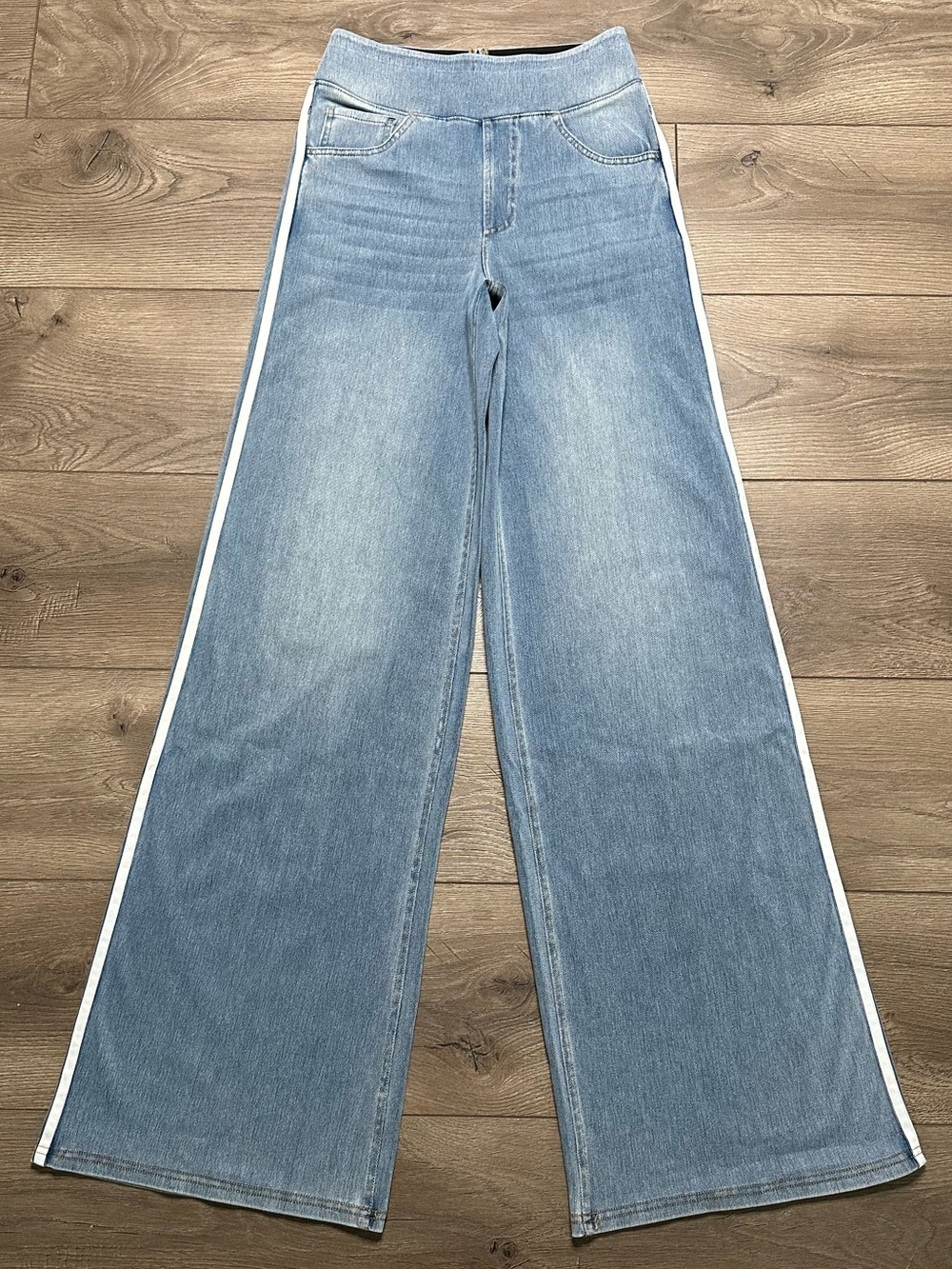 Halara Flex High Waisted Stripe Wide Leg Flowy Washed Casual Jeans Blue XS Tall - Picture 2 of 14